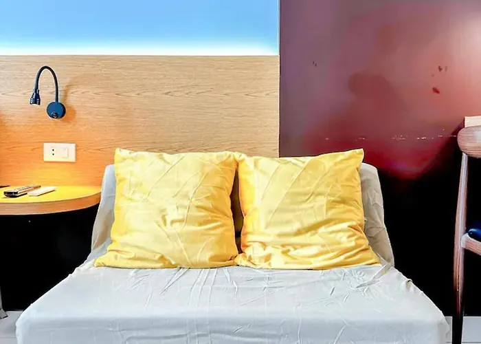 Cozy Space At Horizons 101 With Pool, Netflix, Wifi 3* Cebu
